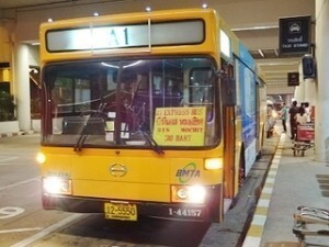 ドンムアン空港行きエアポートバスの画像.jpg
